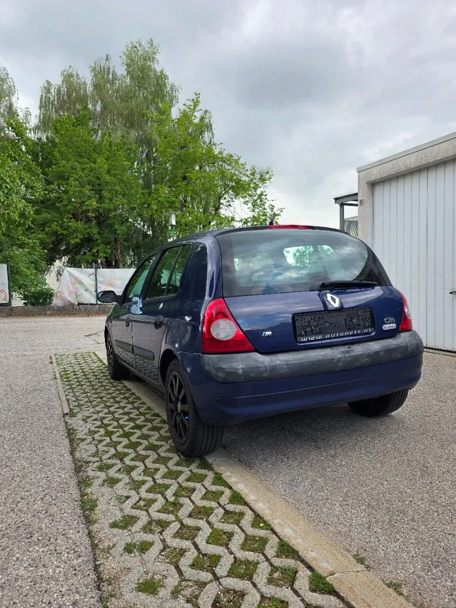 Renault Clio 2002 photo 3
