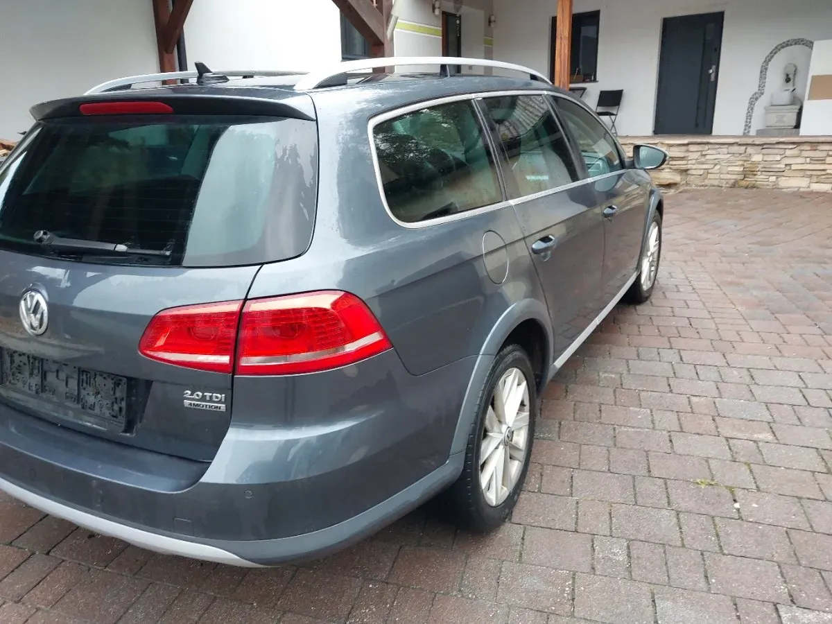 Volkswagen Passat 2012 photo 3