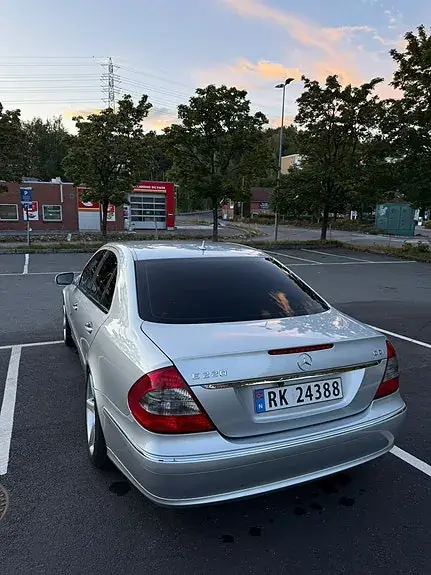 Mercedes-Benz E 220 D 2006 photo 4
