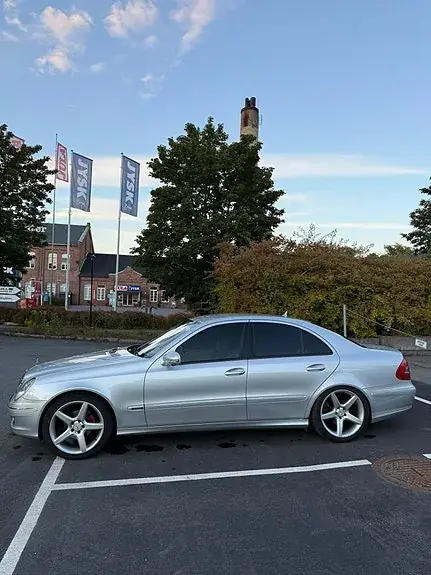 Mercedes-Benz E 220 D 2006 photo 3