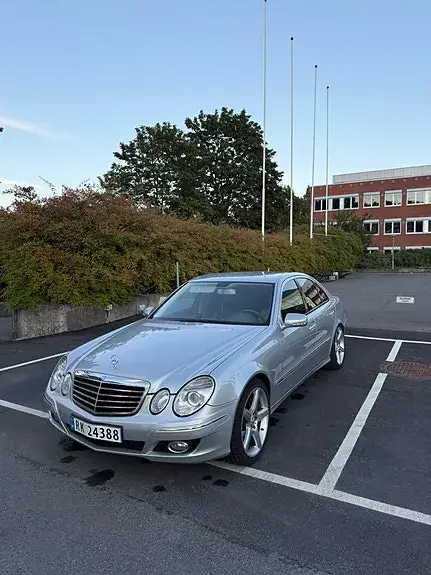 Mercedes-Benz E 220 D 2006 photo 2