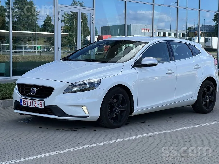 Volvo V40 2015 photo 2