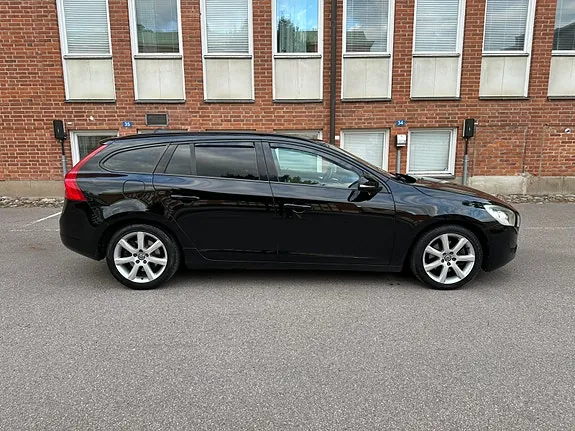 Volvo V60 2012 photo 4