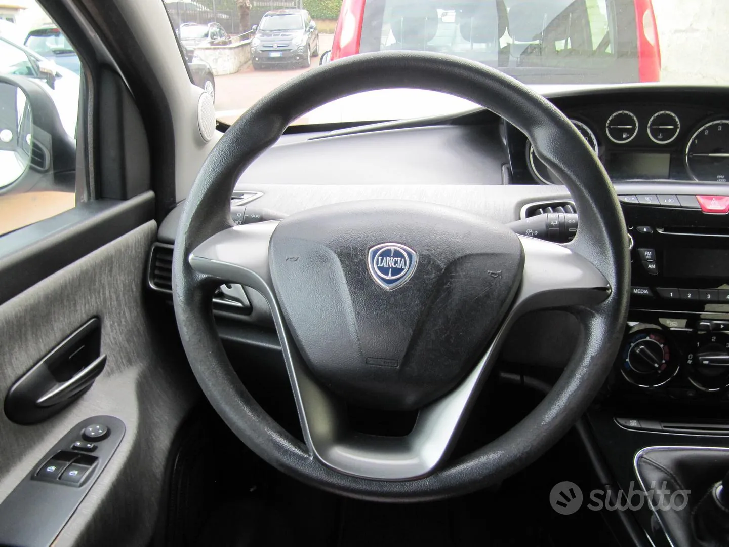Lancia Ypsilon 2014 photo 4