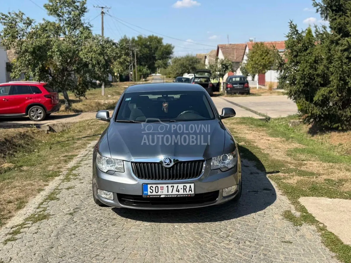 Skoda Superb 2010 photo 3