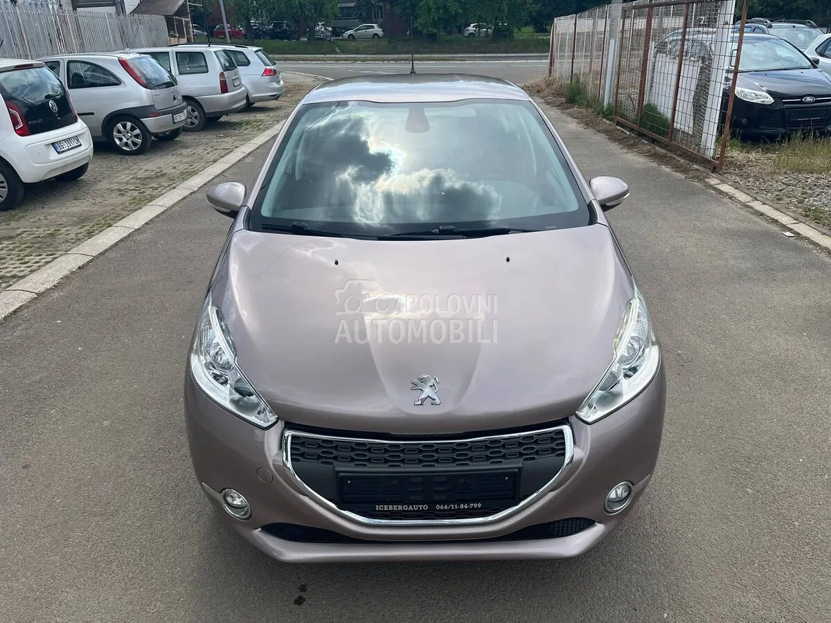 Peugeot 208 2014 photo 3