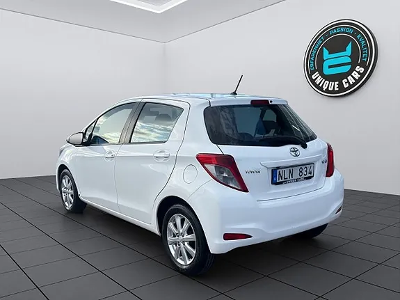 Toyota Yaris 2013 photo 5