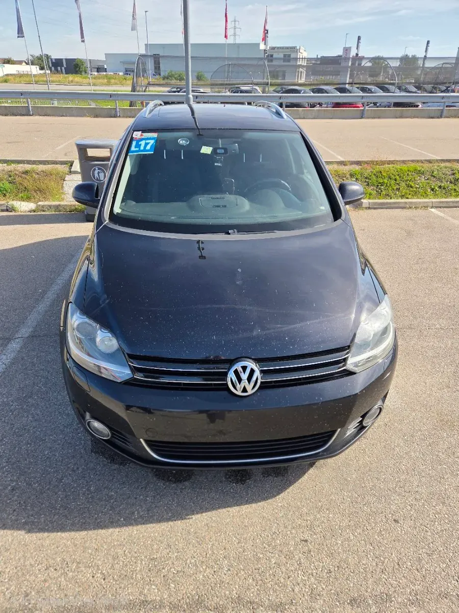 Volkswagen Golf 2011 photo 2