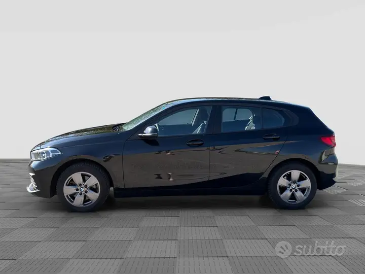 BMW 1 Series 2023 photo 2