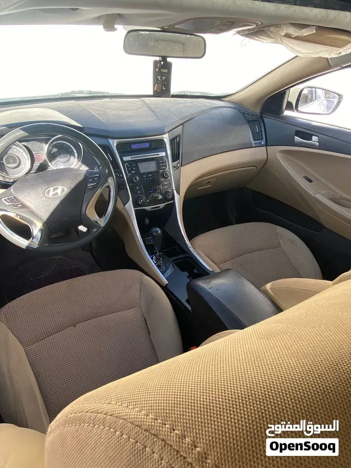Hyundai Sonata 2011 photo 4