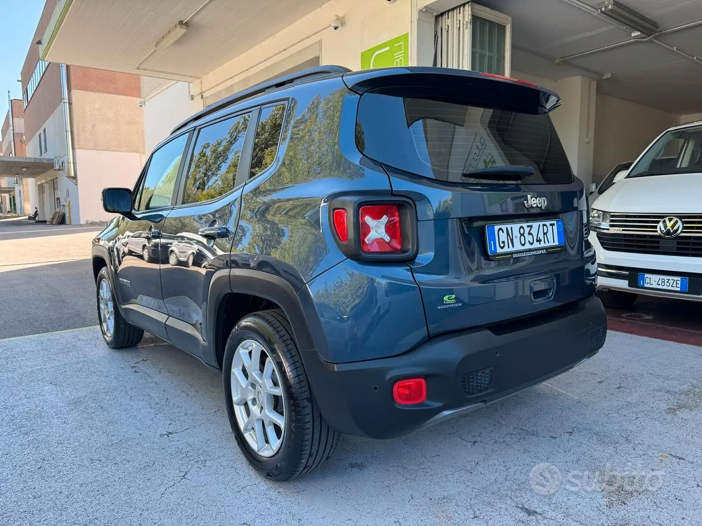 Jeep Renegade 2023 photo 2