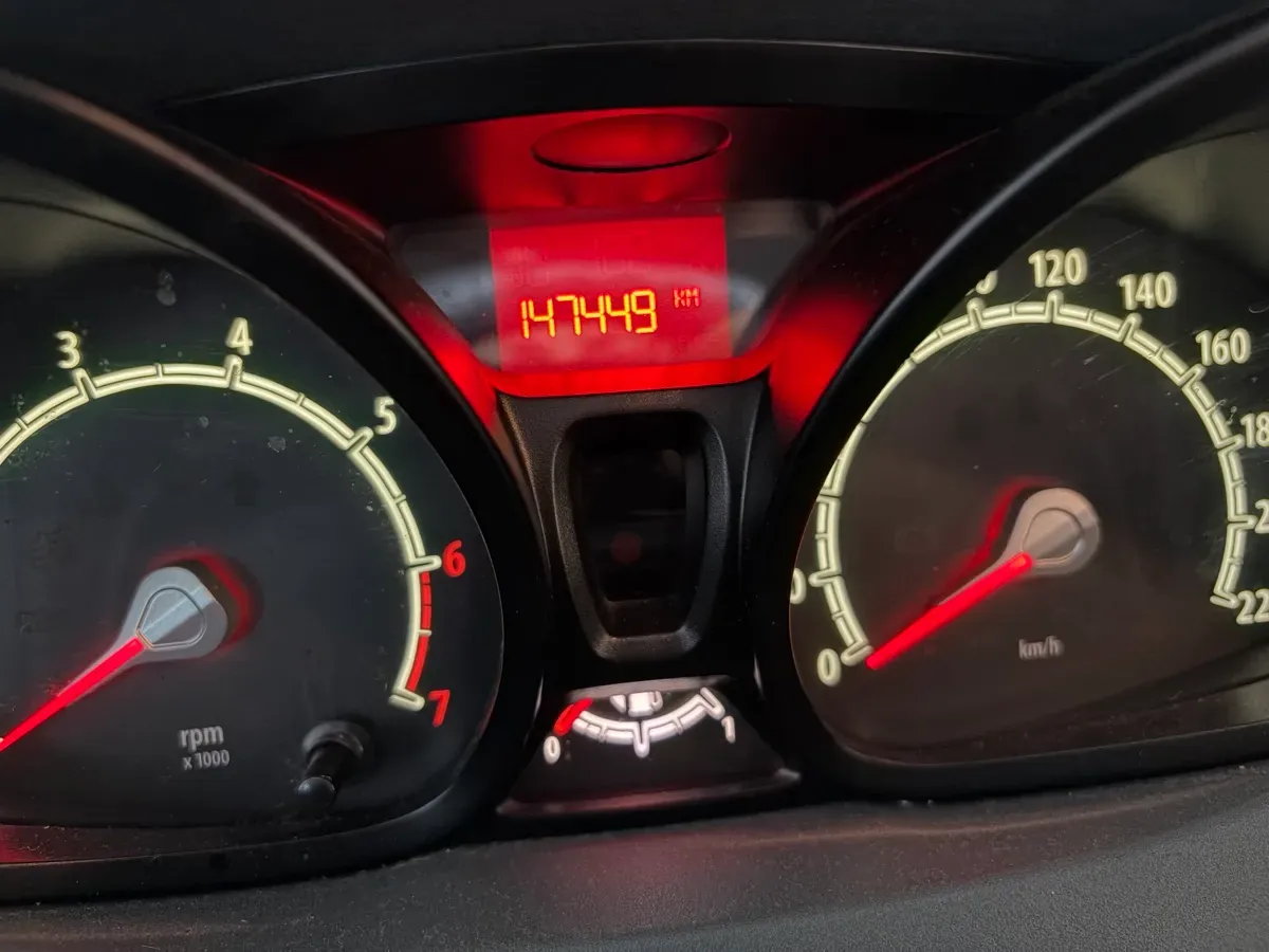 Ford Fiesta 2010 photo 3