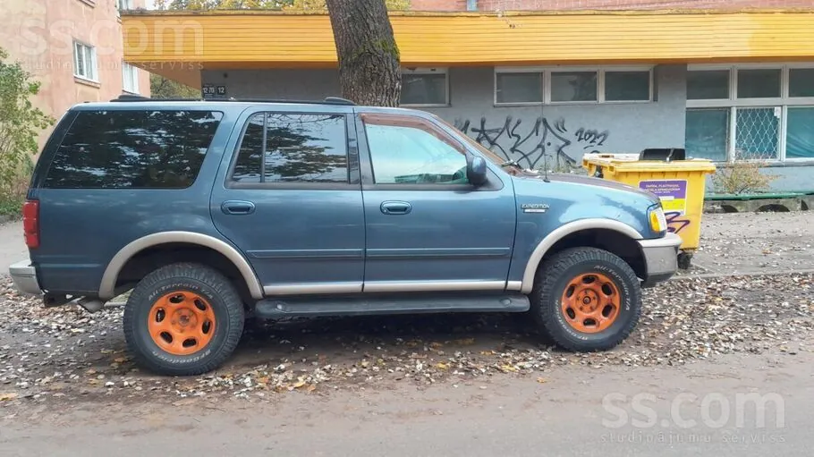 Ford Expedition 1998 photo 3