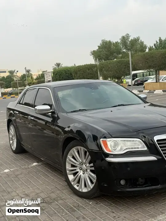 Chrysler 300 2012 photo 2