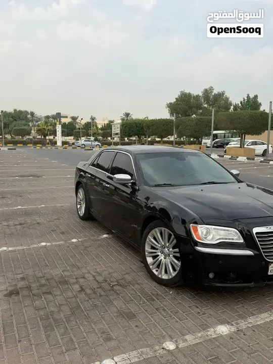 Chrysler 300 2012 photo 3