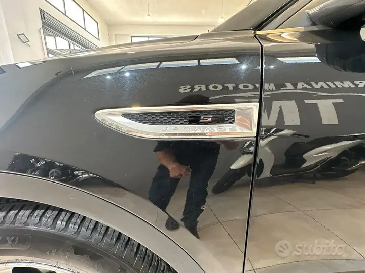 Jaguar E-Pace 2019 photo 5