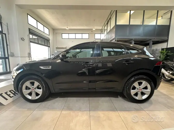 Jaguar E-Pace 2019 photo 4