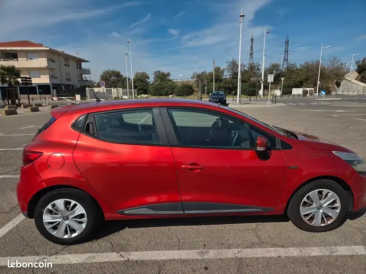 Renault Clio 2016 photo 2