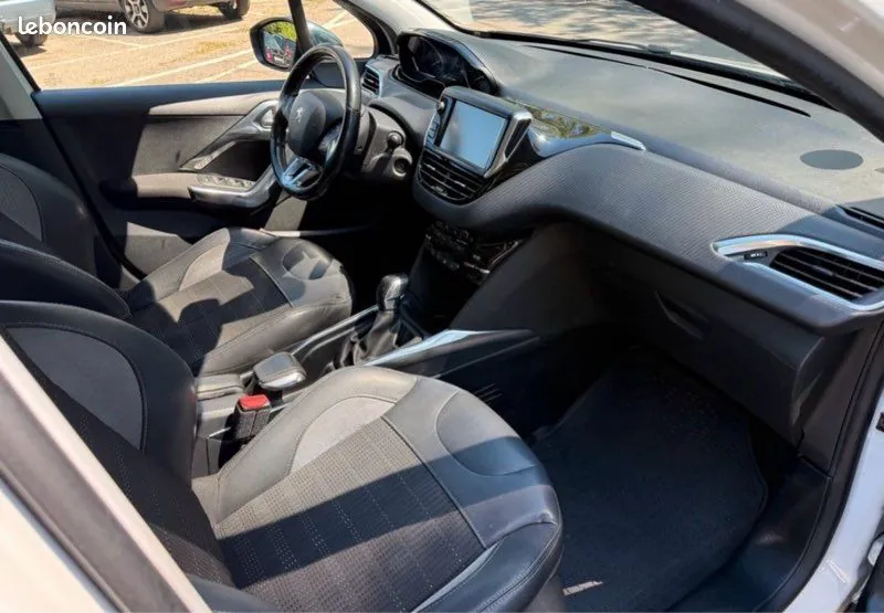 Peugeot 2008 2015 photo 3