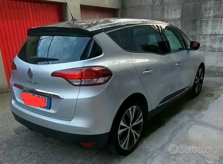 Renault Scenic 2018 photo 2