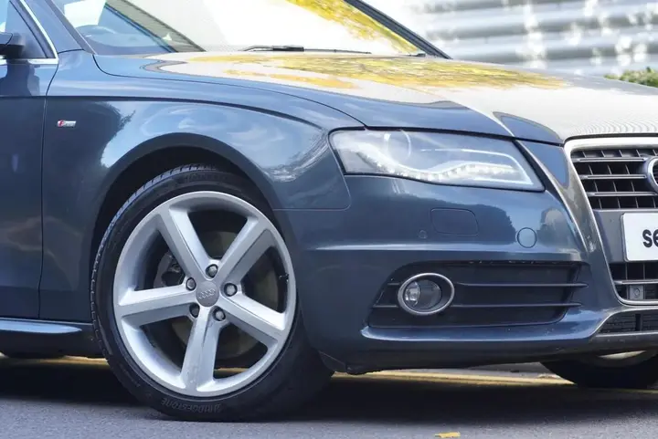 Audi A4 Avant 2010 photo 2