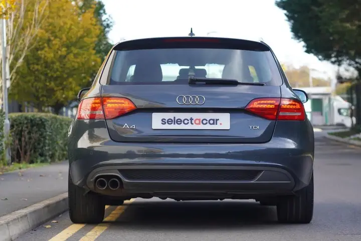 Audi A4 Avant 2010 photo 4