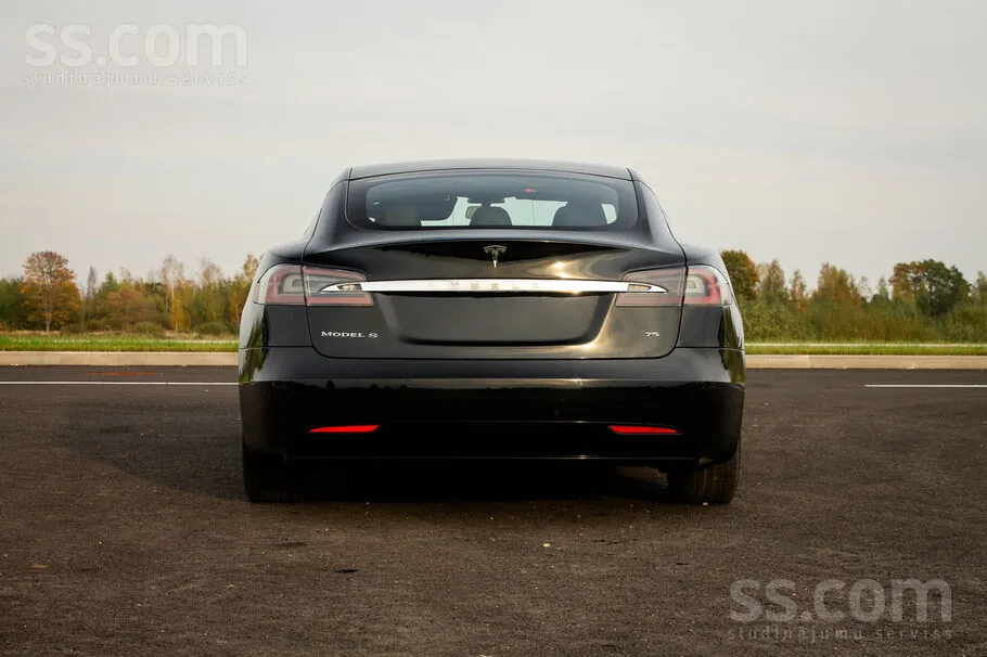 Tesla Model S 2017 photo 5