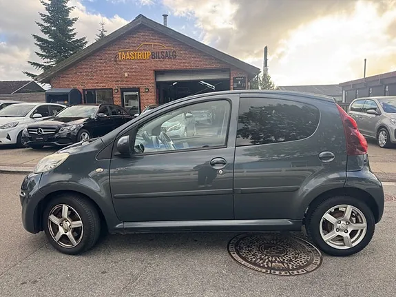 Peugeot 107 2007 photo 2