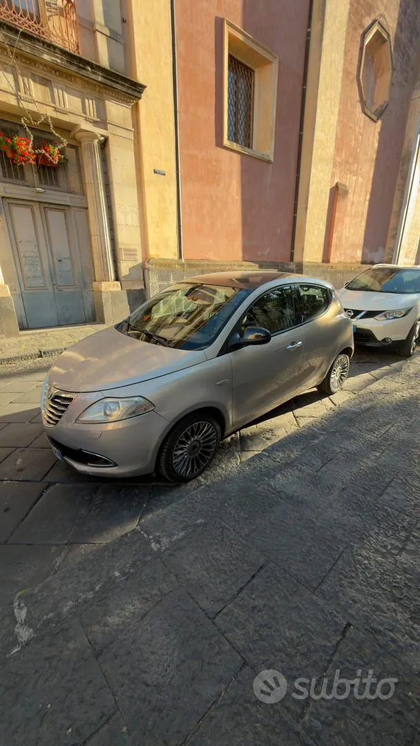 Lancia Y