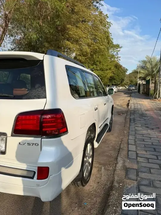 Lexus Lx 2011 photo 2