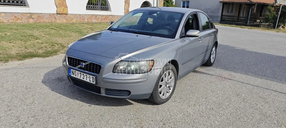Volvo S40