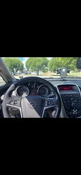 Opel Astra 2010 photo 4