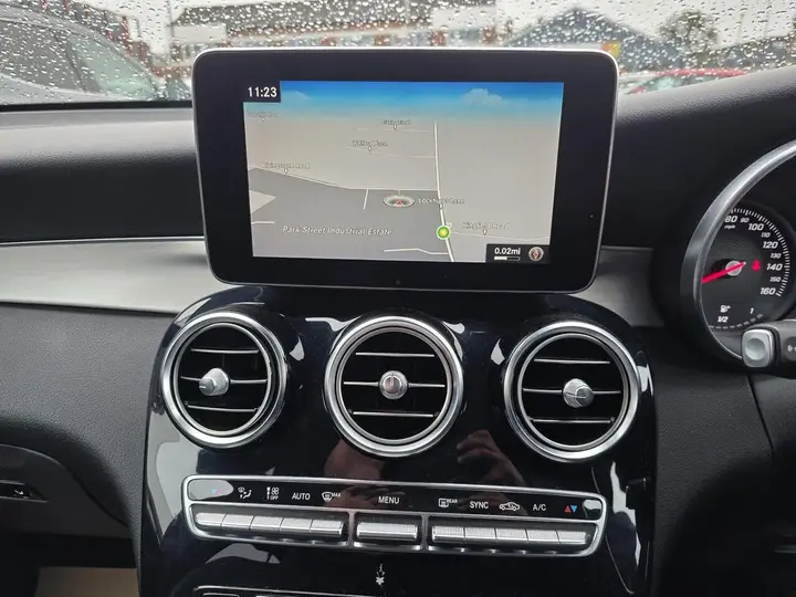 Mercedes-Benz Glc 2016 photo 2