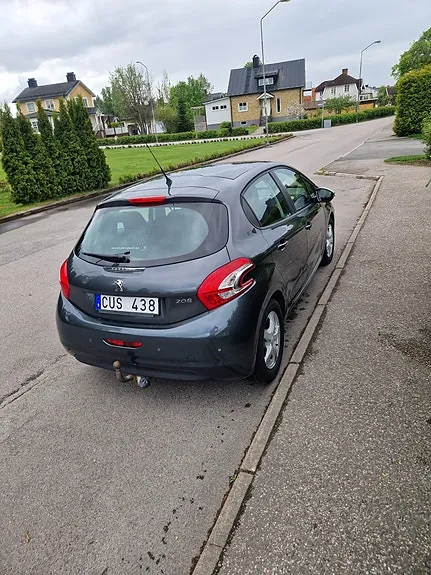 Peugeot 208 2013 photo 4