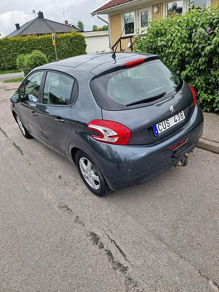 Peugeot 208 2013 photo 5