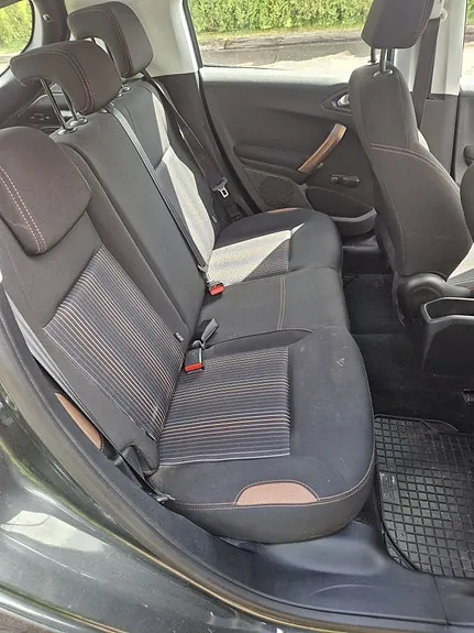 Peugeot 208 2013 photo 2
