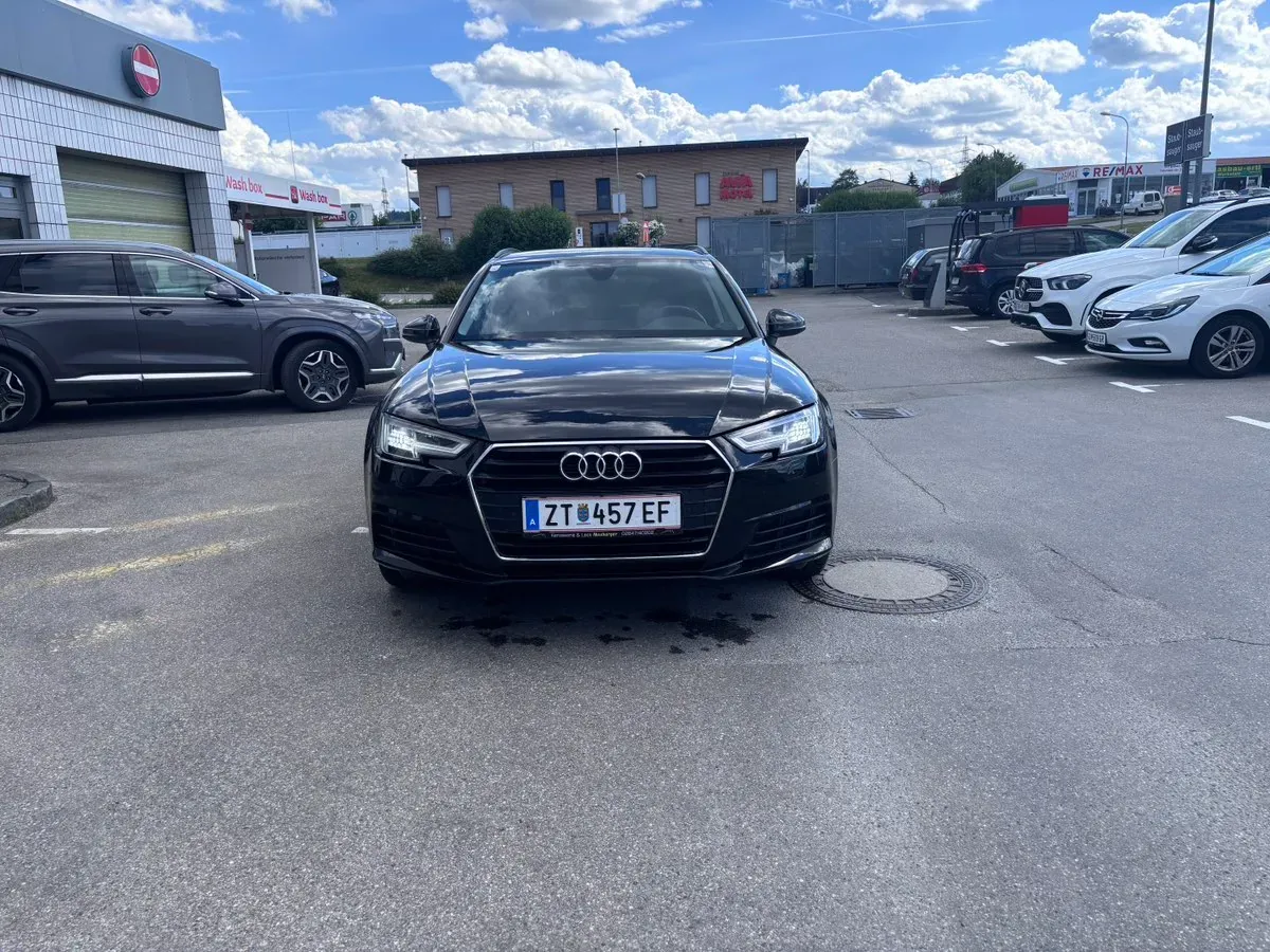 Audi A4 2018 photo 2