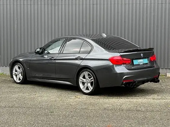 BMW 330E 2018 photo 2