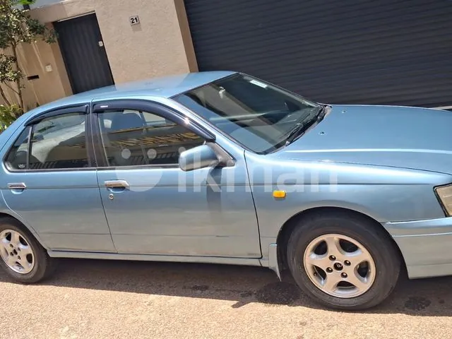 Nissan Bluebird 2000 photo 2