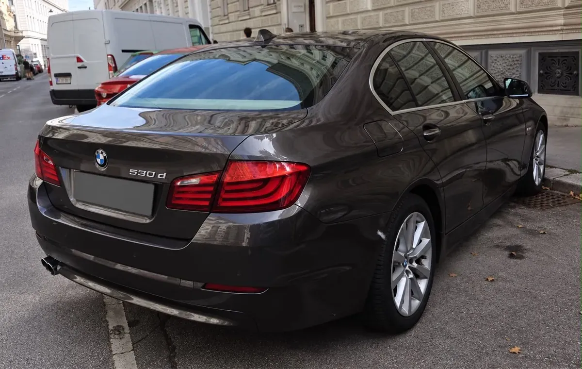 BMW 5 Series 2011 photo 3