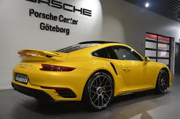 Porsche 911 Turbo S 2018 photo 4