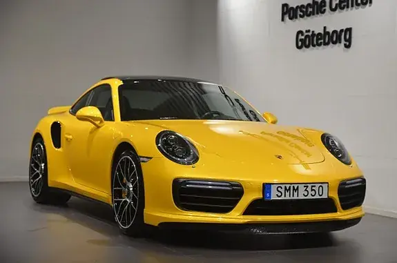 Porsche 911 Turbo S 2018 photo 2