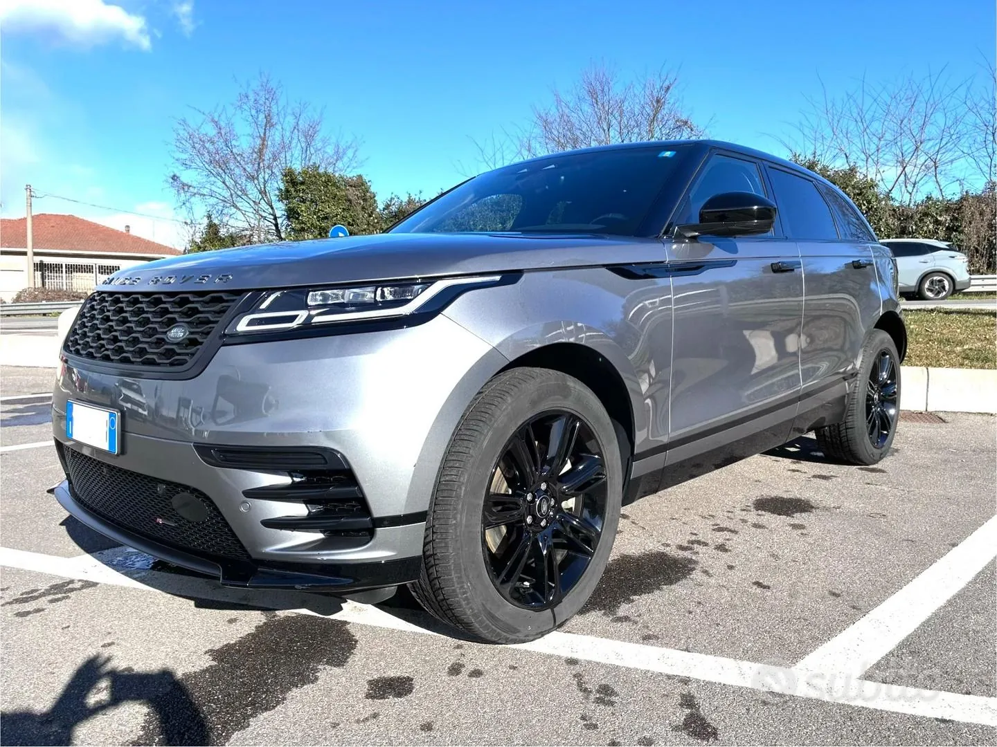 Land Rover Range Rover Velar 2023 photo 3