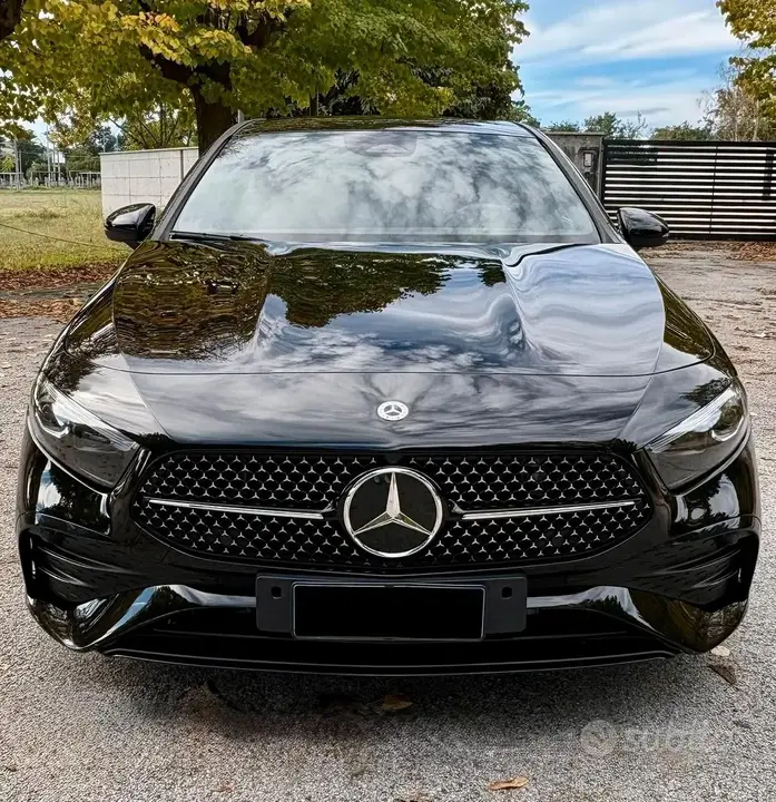Mercedes-Benz A 180 2025 photo 2