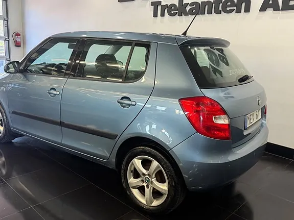 Skoda Fabia 2012 photo 4