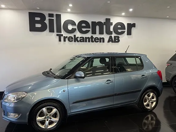 Skoda Fabia 2012 photo 3