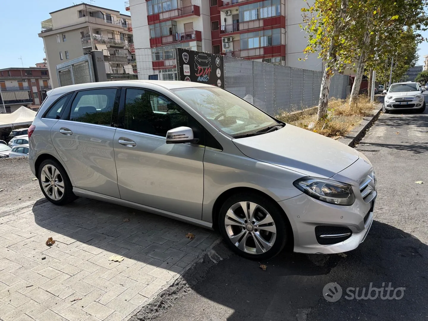 Mercedes-Benz B 180