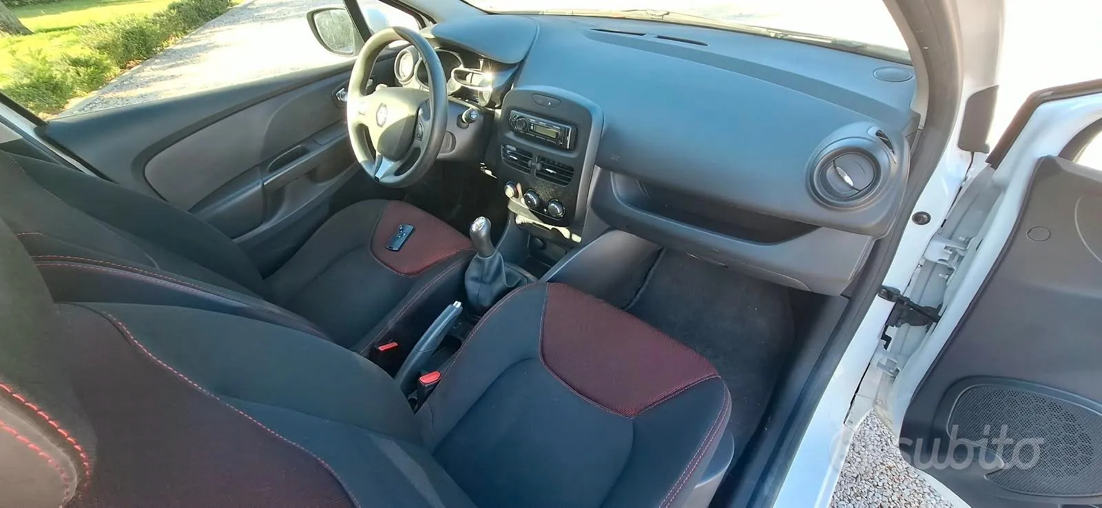 Renault Clio 2015 photo 4