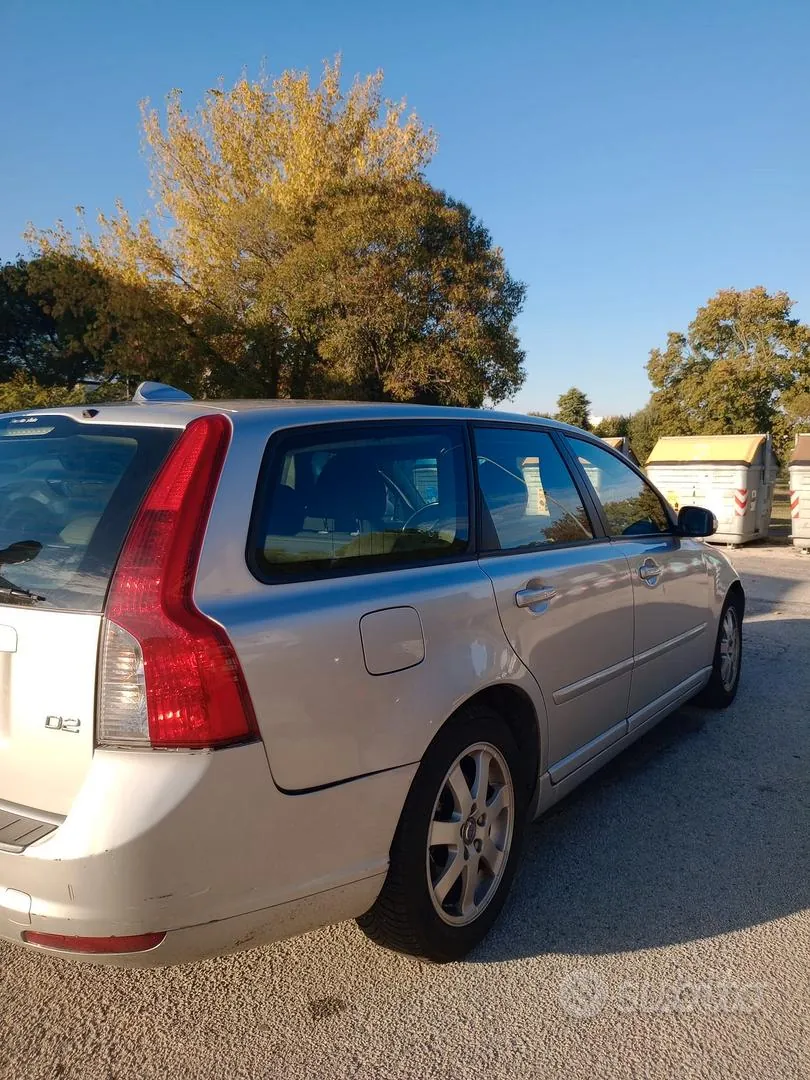 Volvo V50 2010 photo 4