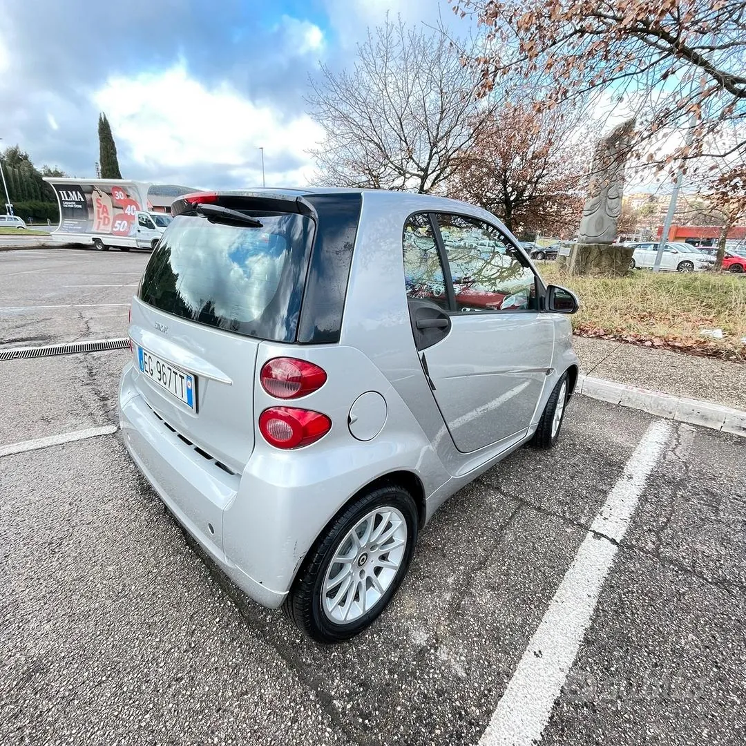 Smart Fortwo 2011 photo 4